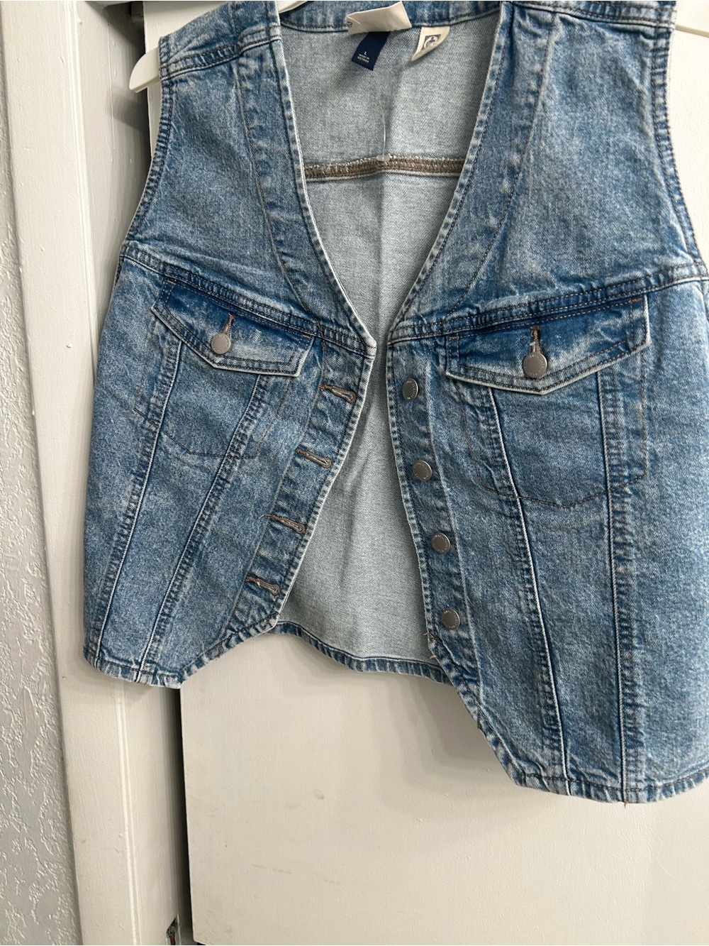 Universal Thread Women’s Light Blue Denim Vest